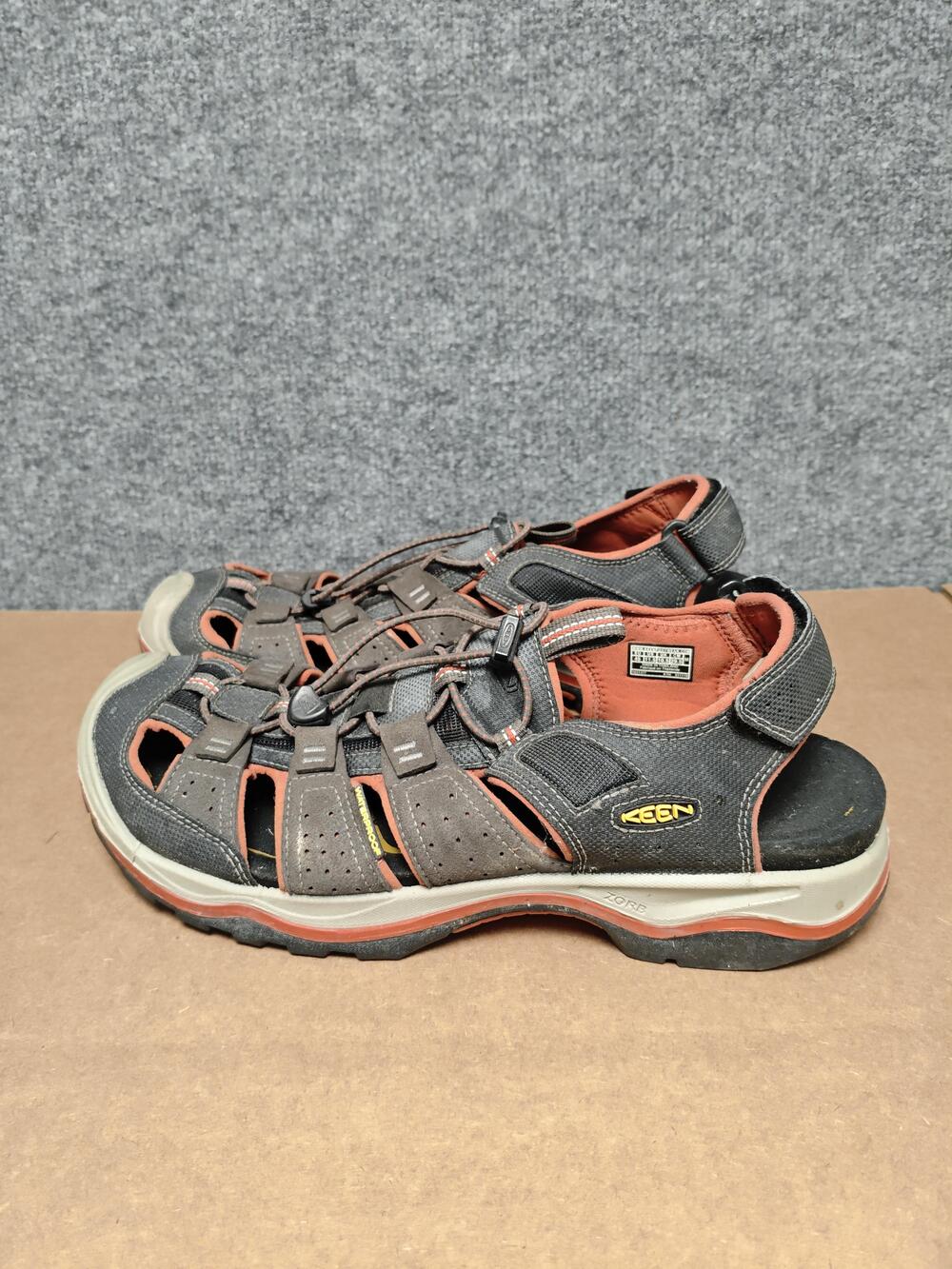 KEEN Sandals Shoes Mens Size 11.5 Gray Closed Toe Hiking Adjustable Strap Trail
